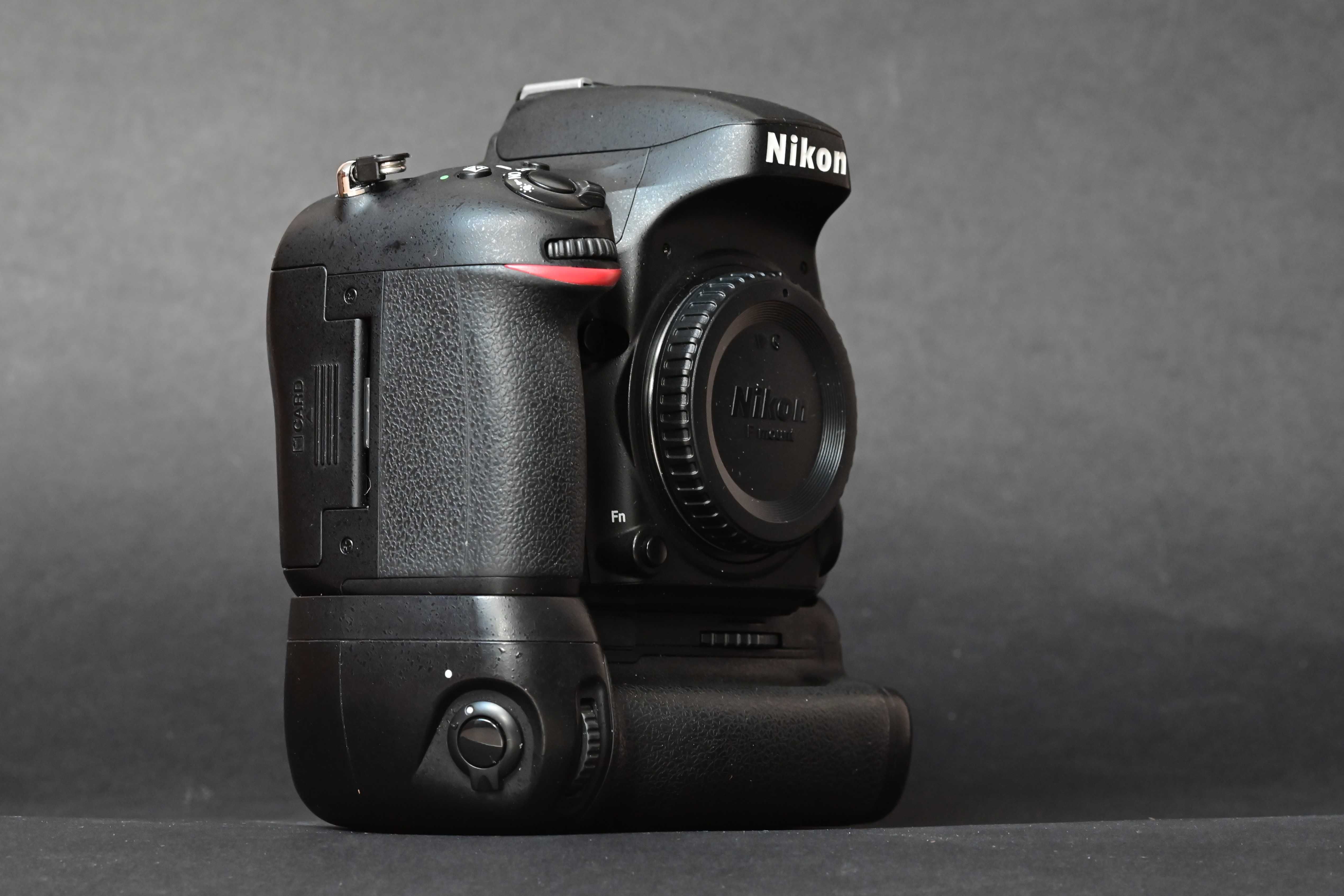 Lustrzanka Nikon D600 (przebieg 14,5 tys) + akcesoria