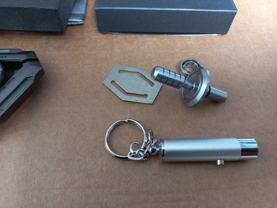 Металлический взрослый и детский спиннер в полном коплекте