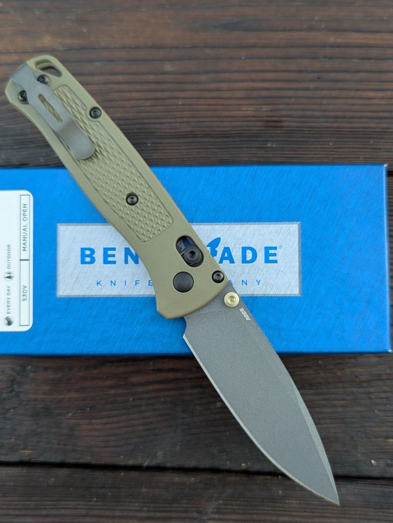 Edc ніж benchmade bugout s30v