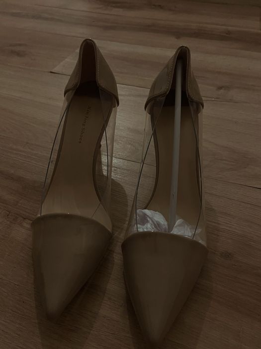 Sapato feminino tamanho 41 mas e forma pequena