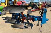 Pług obrotowy Fiskars Overum 3 skibowy zabezpieczenia hydrauliczne