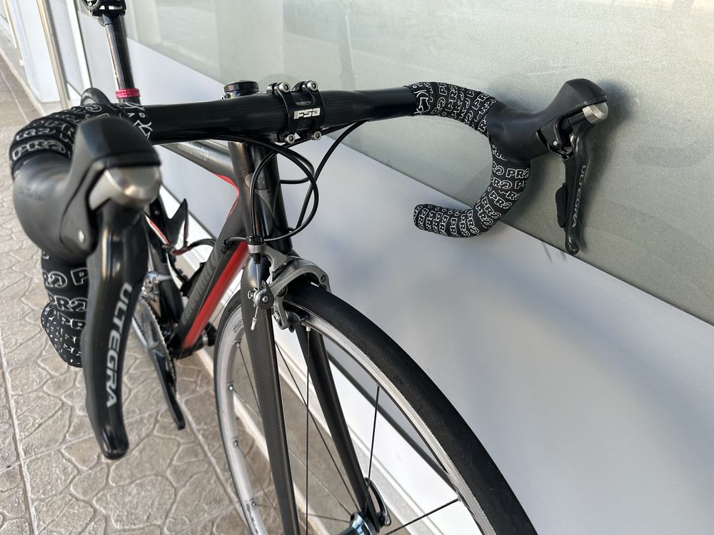 Bicicleta de estrada em Carbono - 11v