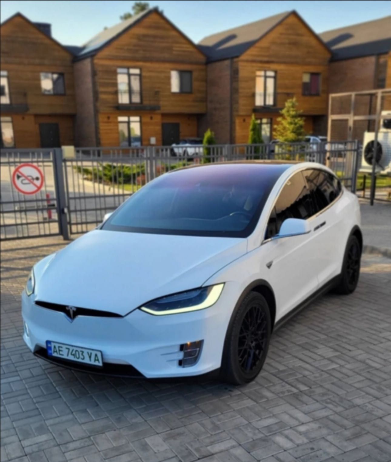 Tesla model X p90d