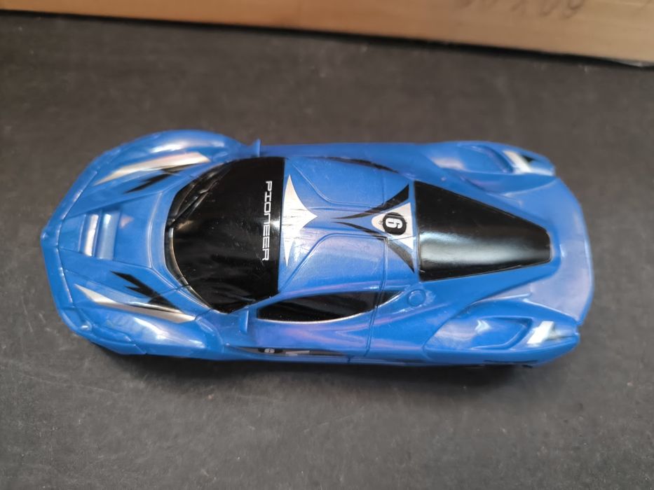Carro de corrida azul

- Carro de corrida em m