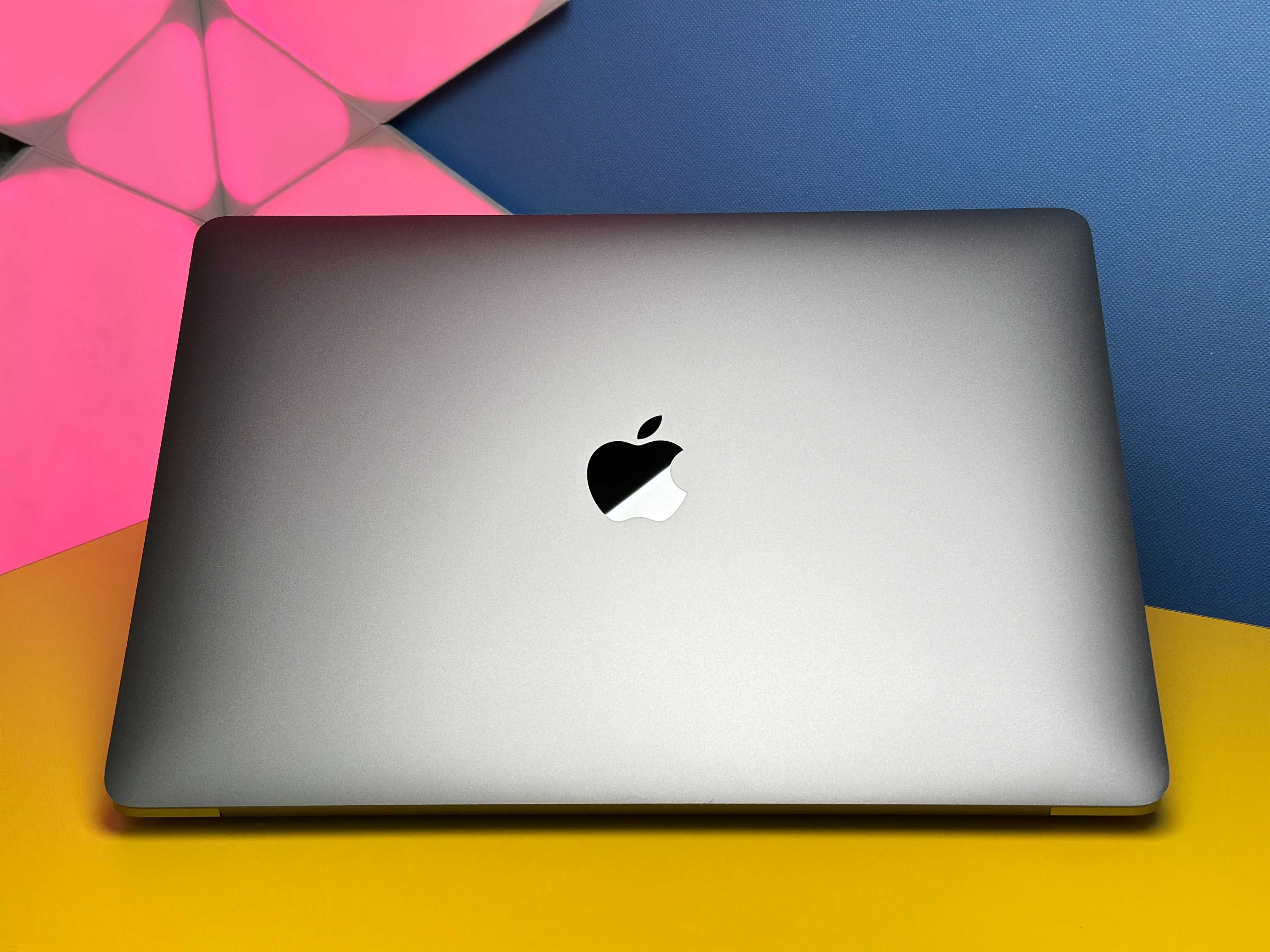 Ноутбук Apple MacBook Air 13" 8/256GB Gray (138176) Б/У З ГАРАНТІЄЮ