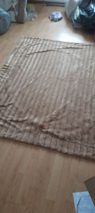 Покривала на ліжко, диван