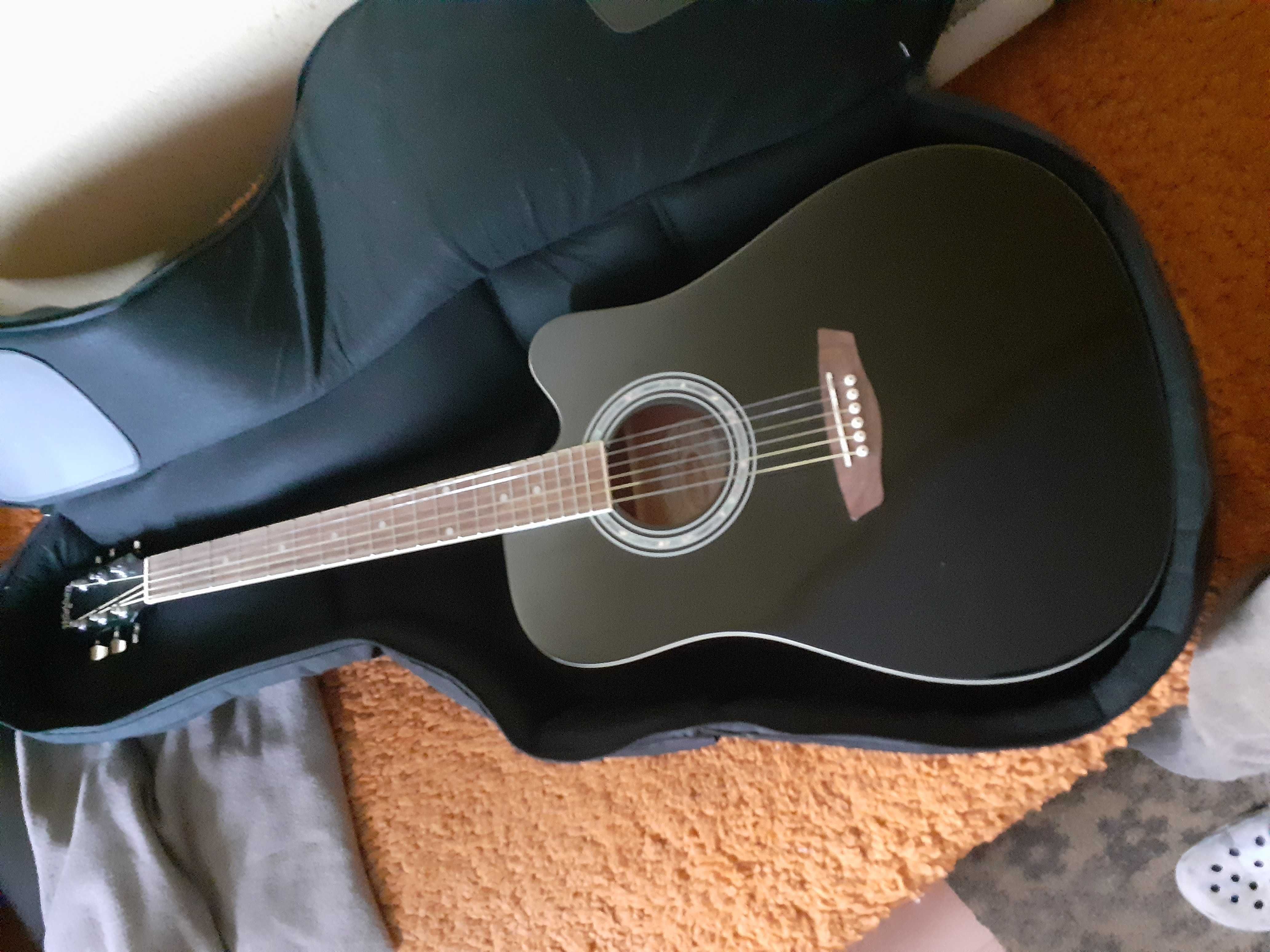 gitara Washburn z futerałem