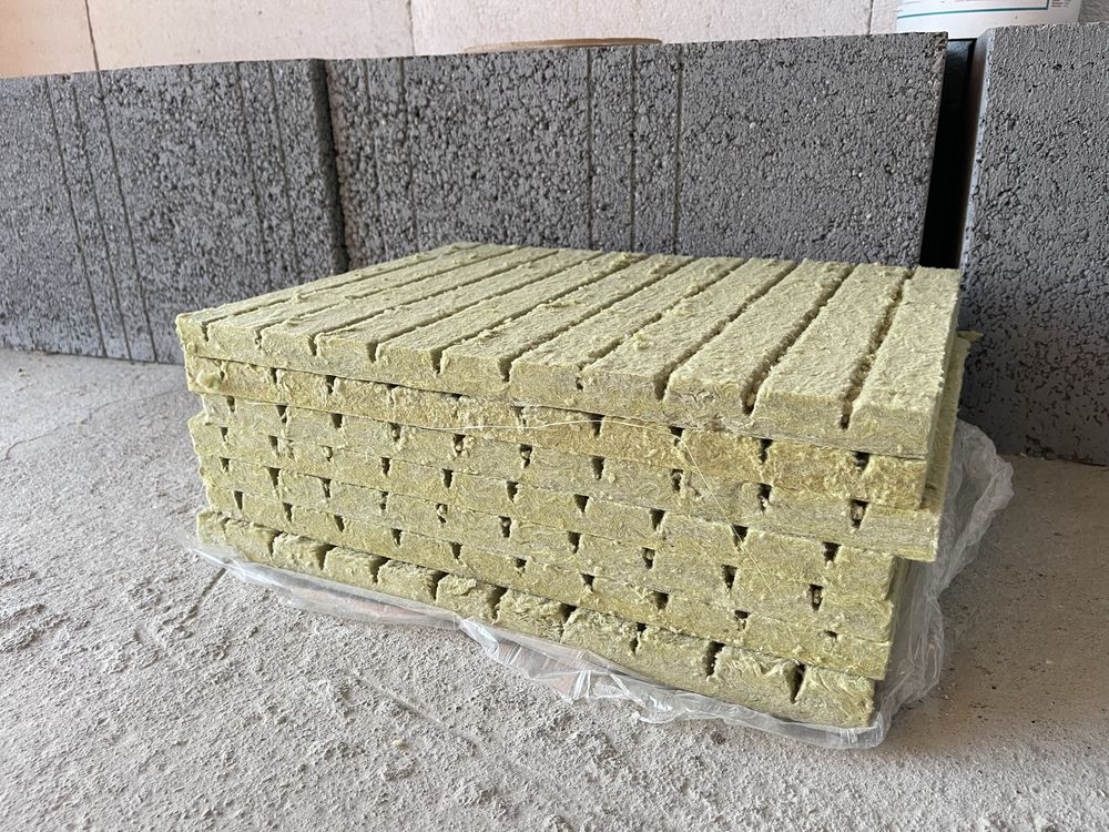 Skorsten komin systemowy + klej Rudomal KV - pozostałość po budowie