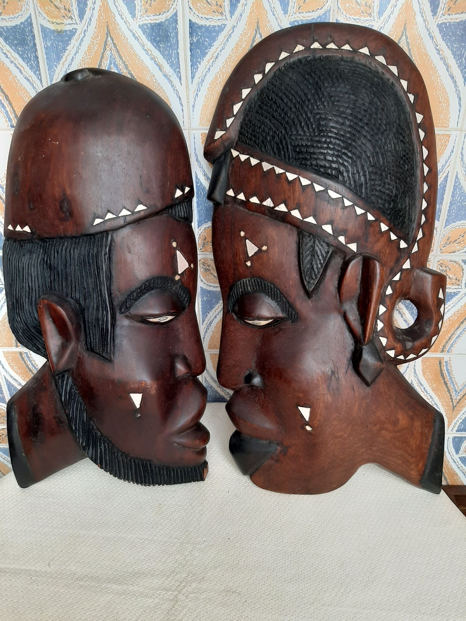 Mascaras de arte africana  em bom estado