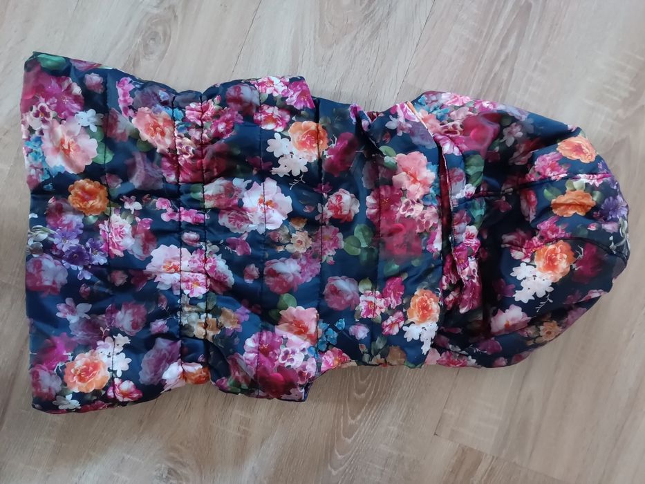 Kamizelka pikowana bezrękawnik kwiaty r. 122 H&M