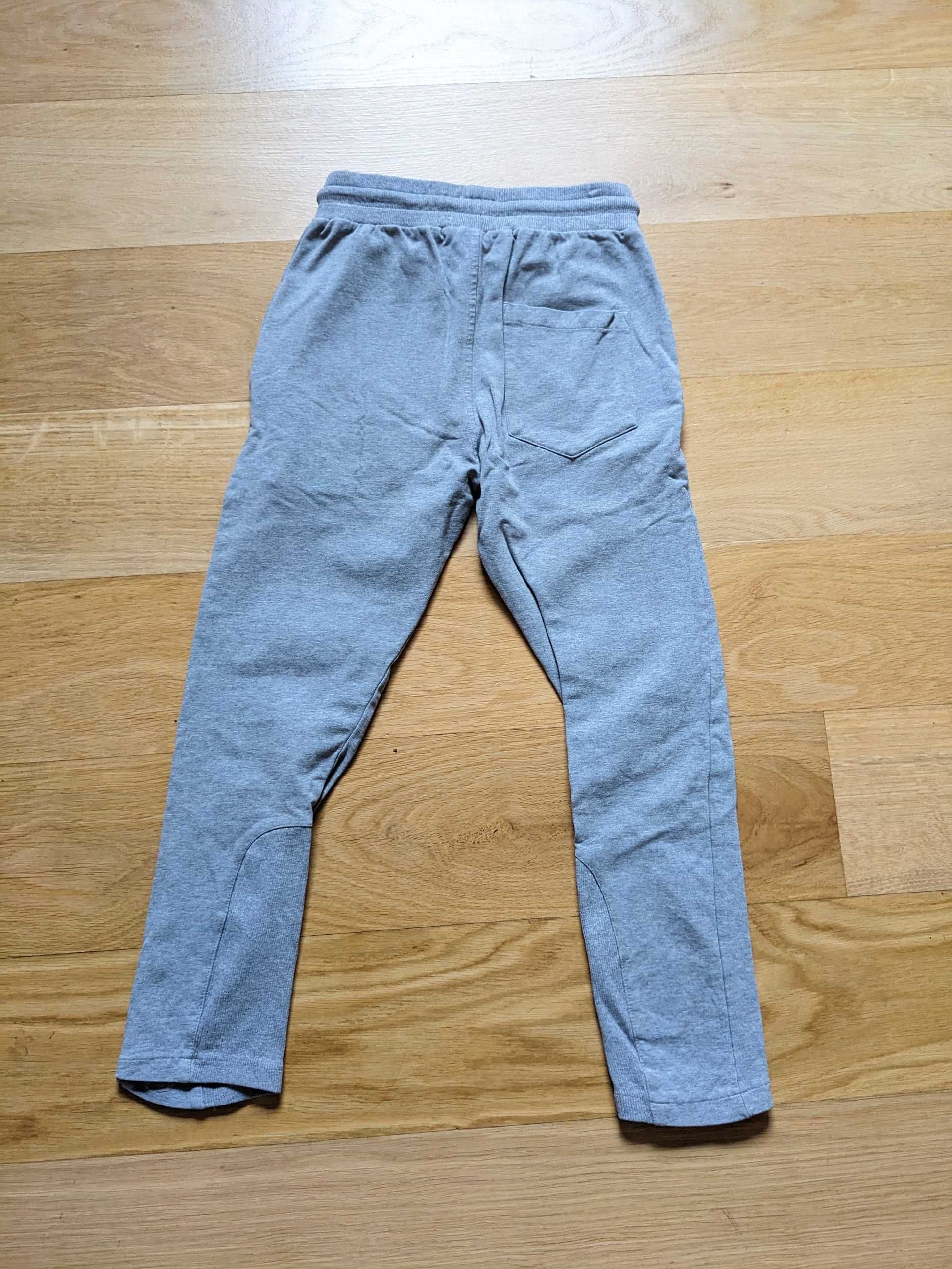 Spodnie dresowe Hummel dla chłopca 10 lat (140 cm).