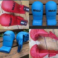 Перчатки для карате Smai синие и красные WKF