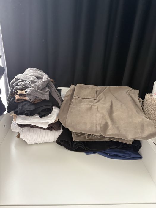 Paka damskich ubrań XS i S