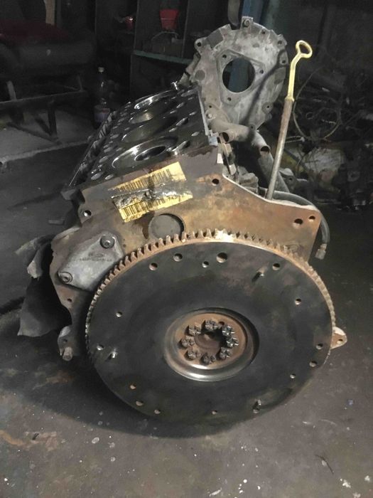 Двигун без головки