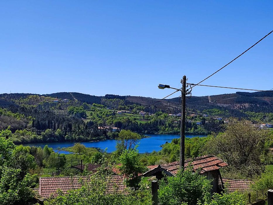 Terreno com casa para reconstrução - Barragem Venda Nova