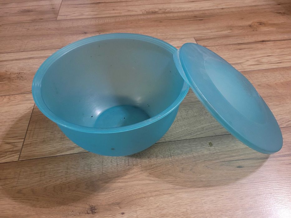 Zestaw starych naczyń Tupperware