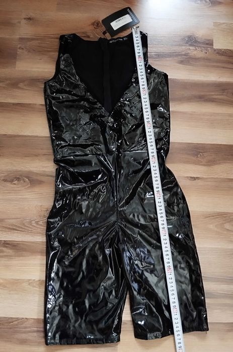 lateksowy kombinezon S latex suit dopasowany obcisły goth costume