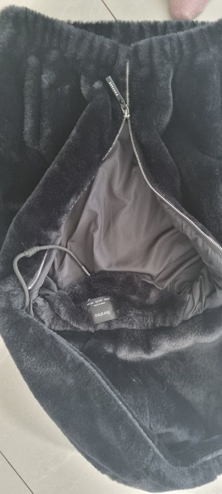Futerko firmy Bershka