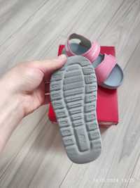 Дитячі сандалі для дівчинки