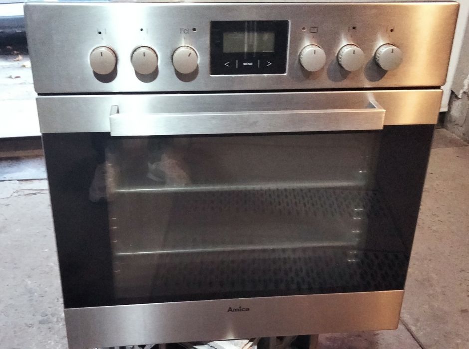Вбудована духовка"Аmica"