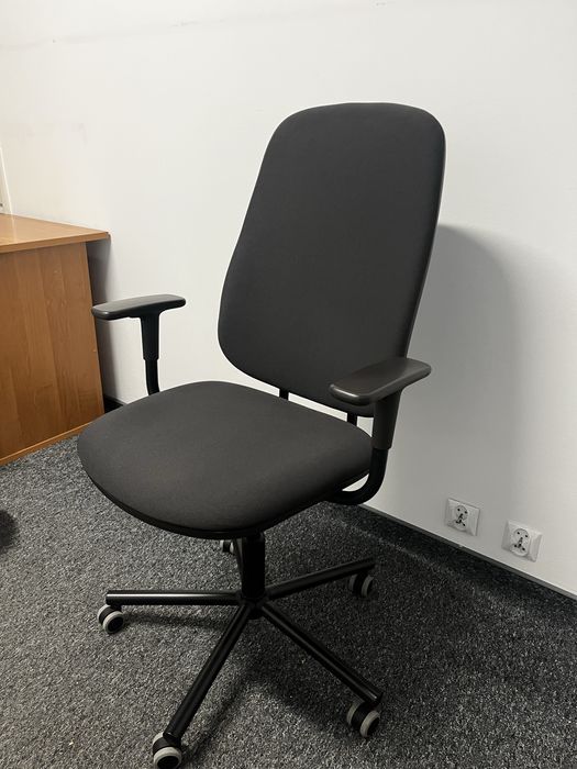 Krzesło biurowe gamingowe SMÖRKULL z IKEA – jak nowe!