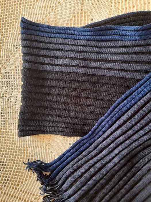 Chacecol unissexo, riscas em tons de azul