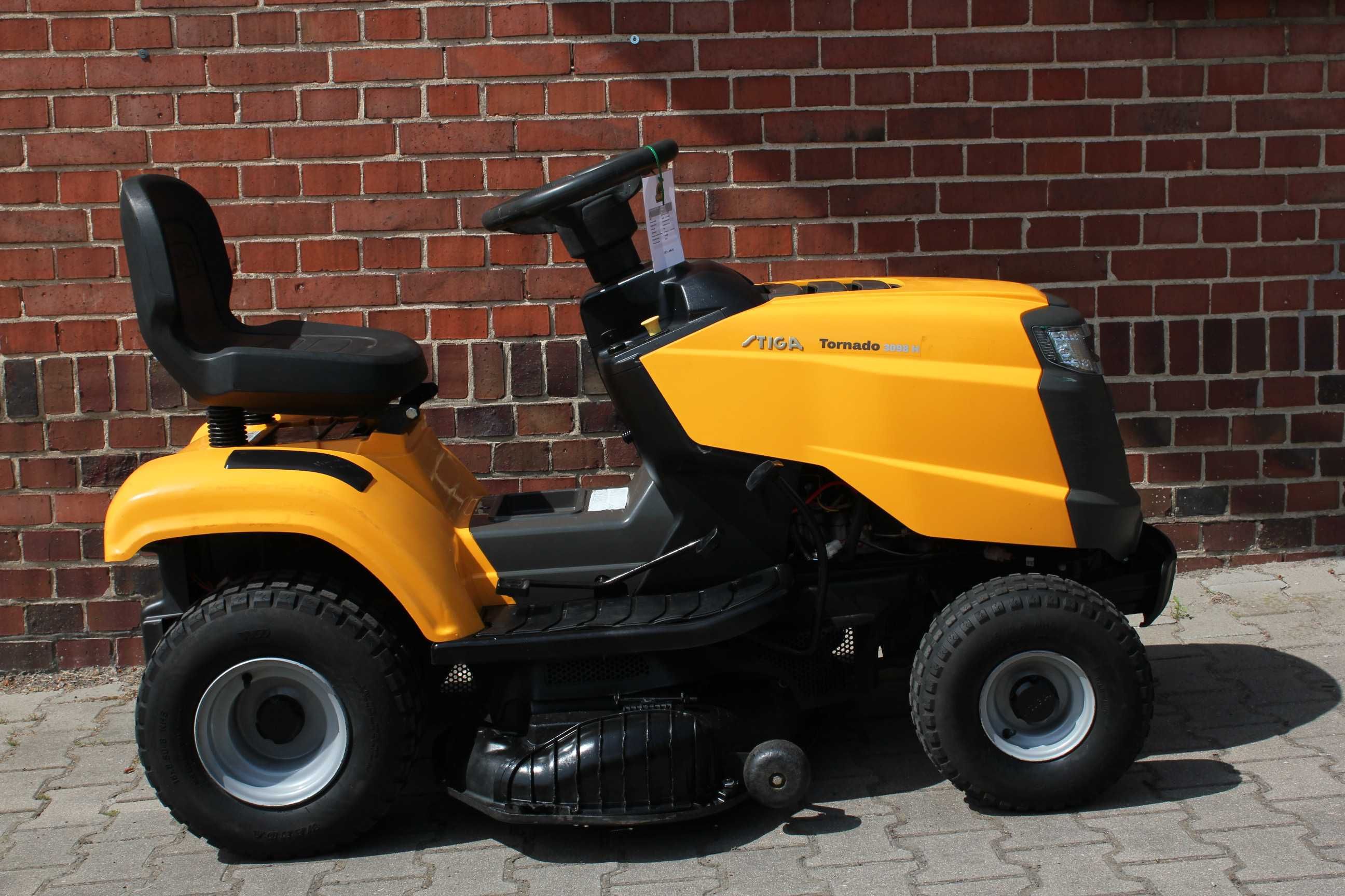 Stiga  3098 H Tornado TRAKTOREK Kosiarka Brigss & Stratton