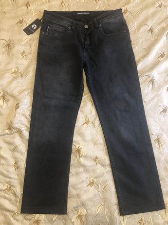 Продам джинсы Armani TF 2302
