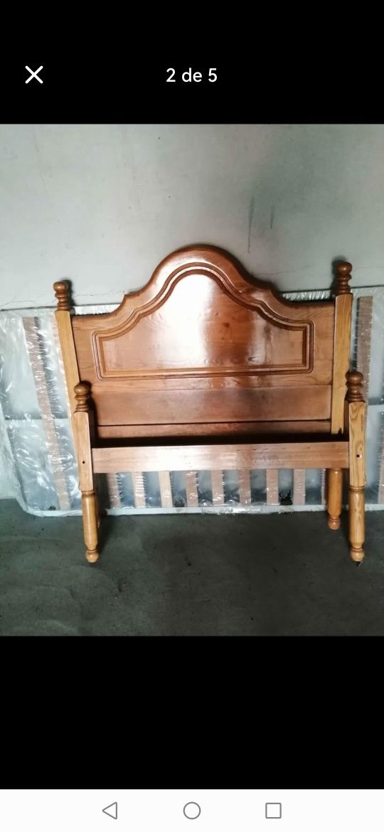 Cama com estrado
