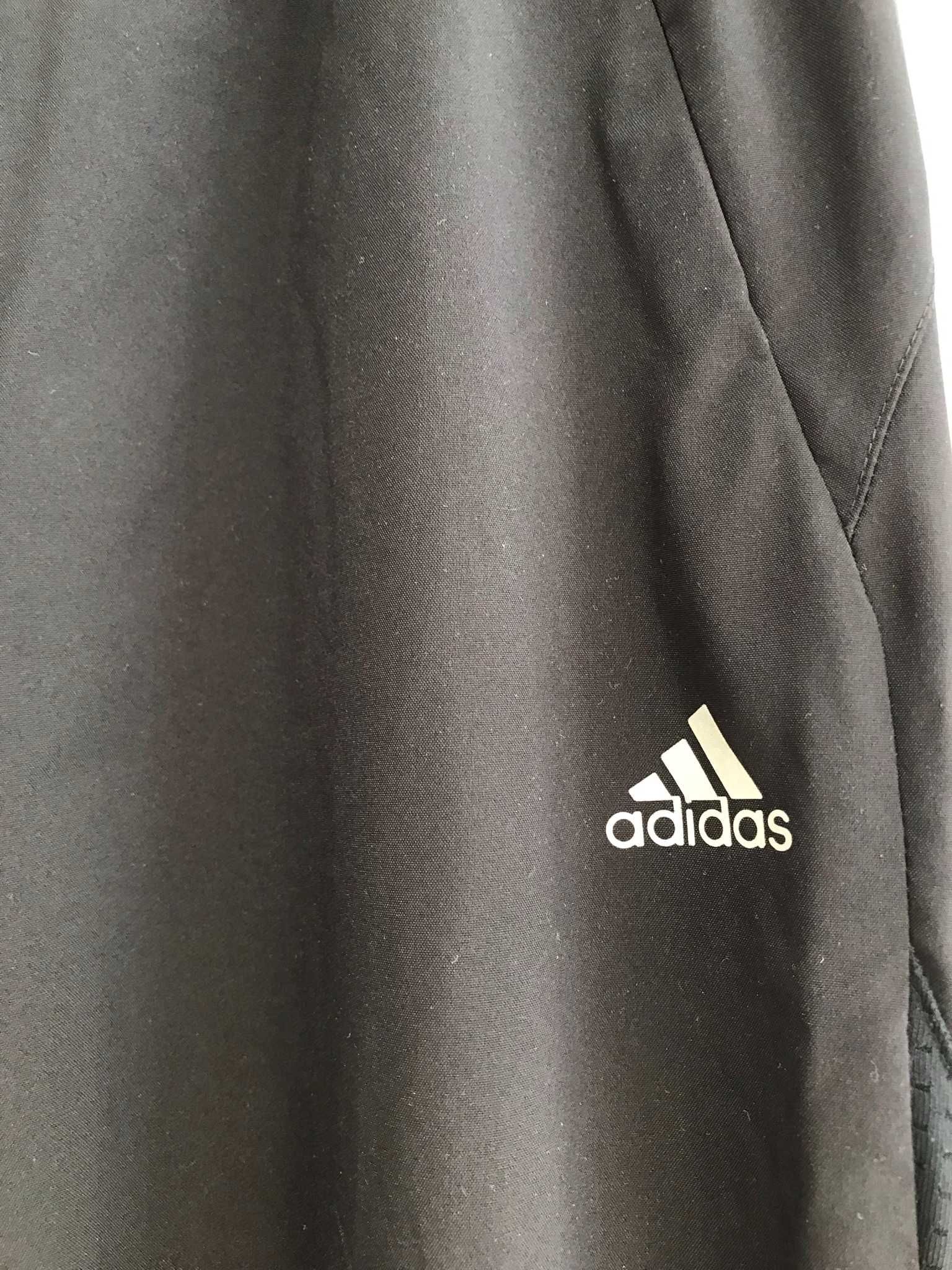 Czarne spodnie dresowe szelesty Adidas XS 34 6 logo na siłownię