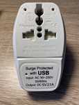 Adaptador para tomadas estrangeiras + porta usb