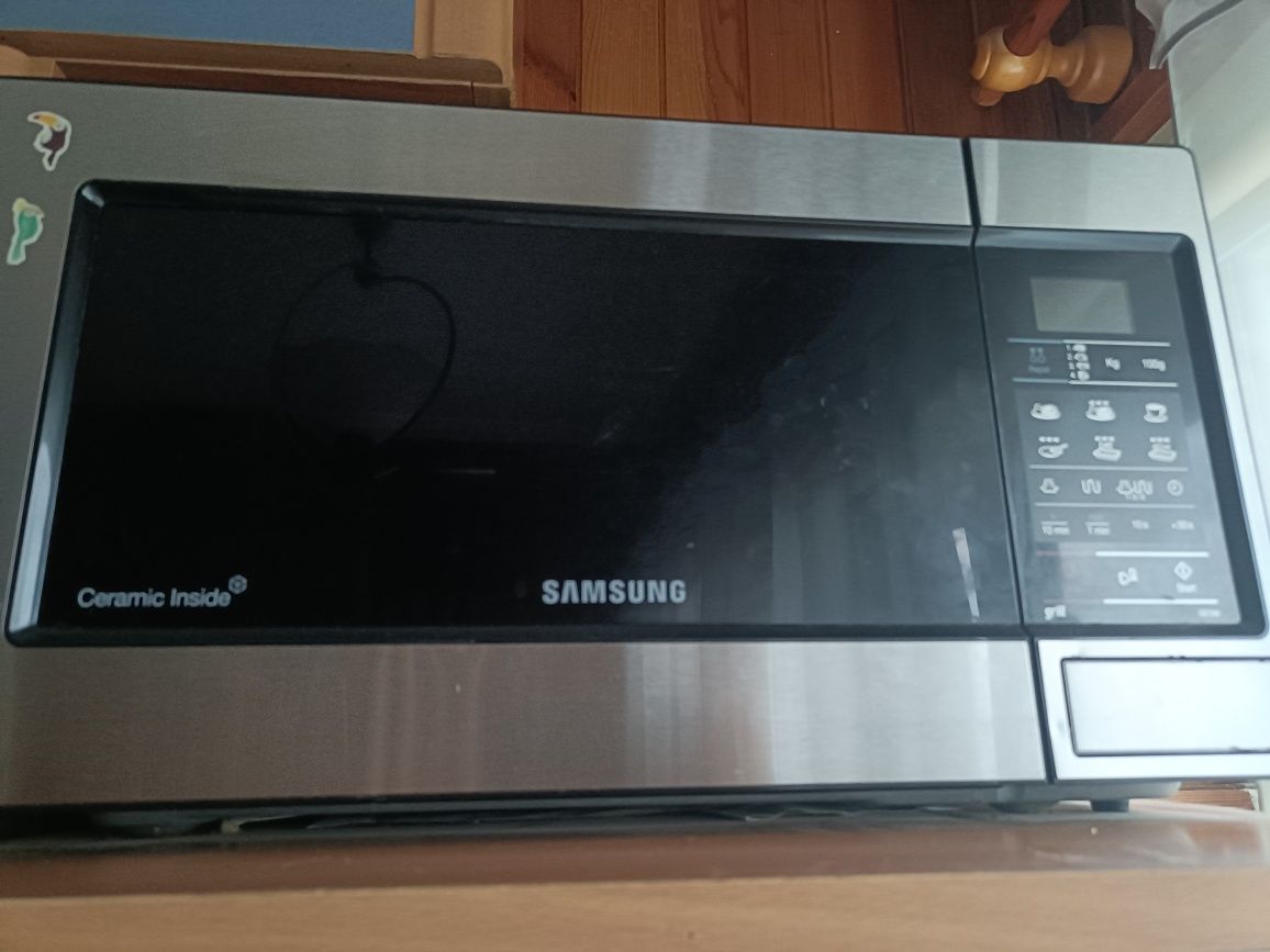 Mikrofalówka Samsung GE73M 750W