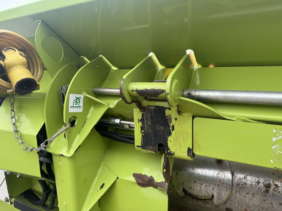 Продам жатку Claas V1050