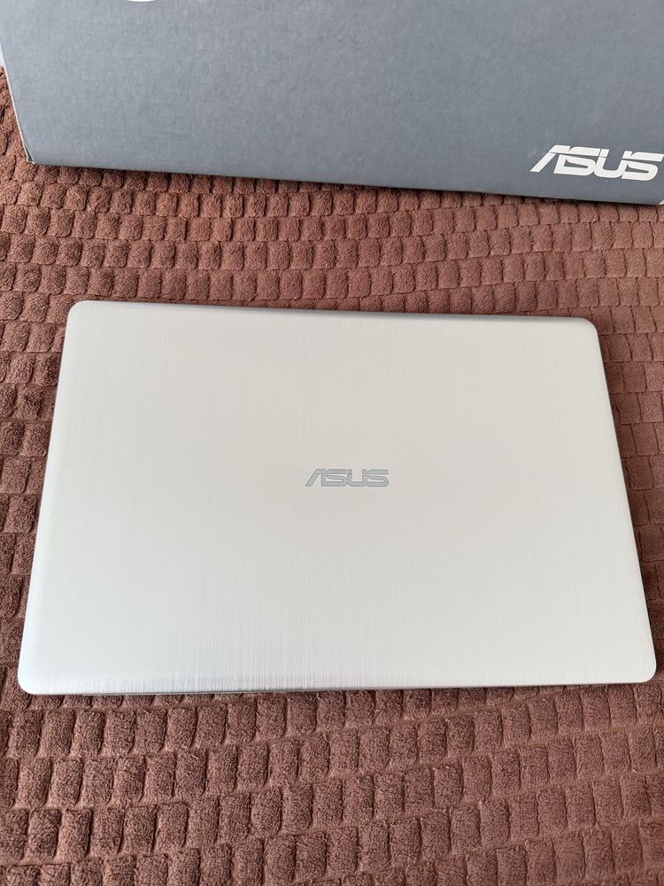 Asus VivoBook Pro N580VN-FY062T (15.6 FHD )