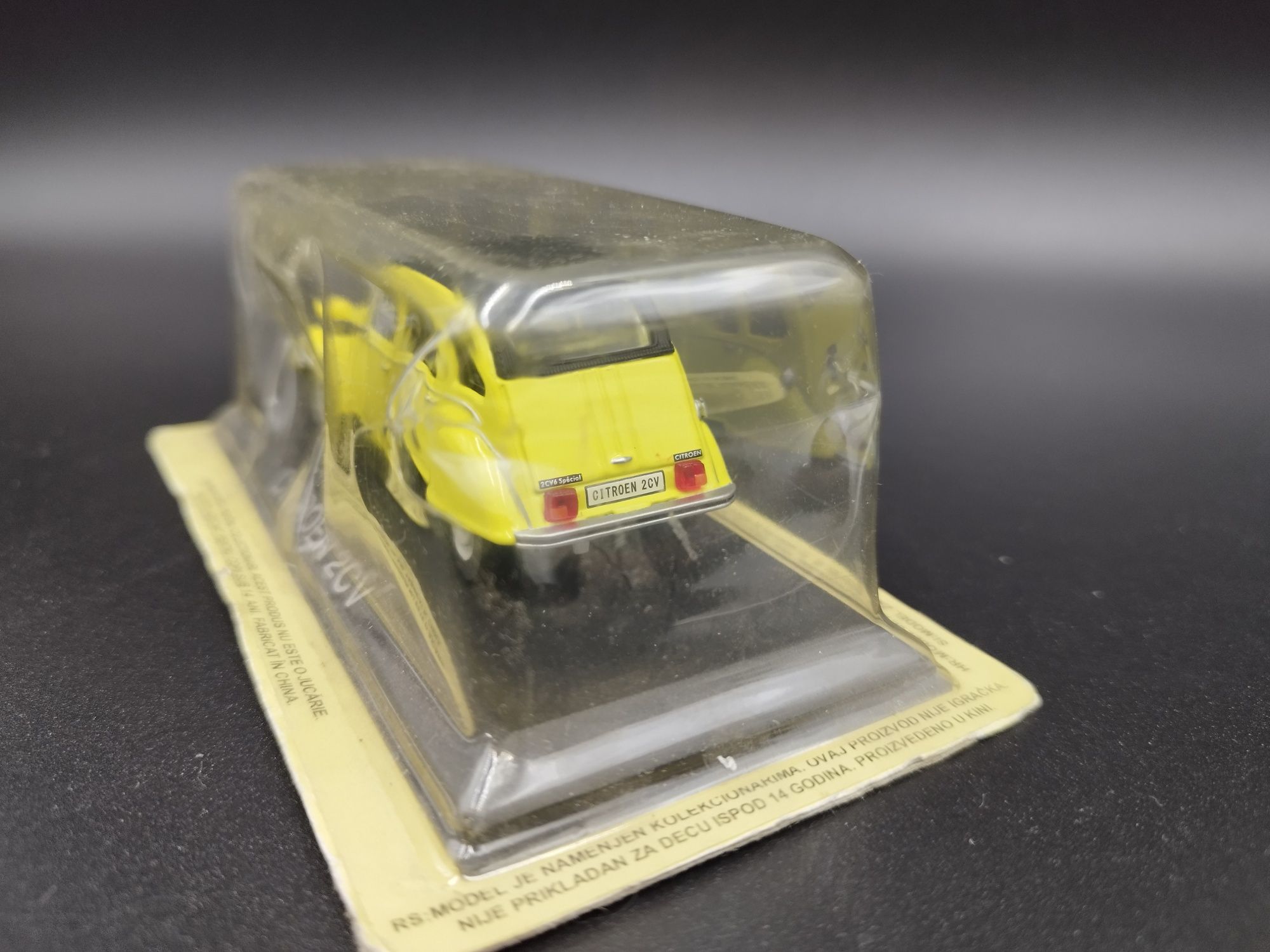 1:43 Deagistini Citroen 2CV model nowy w bardzo dobrym st