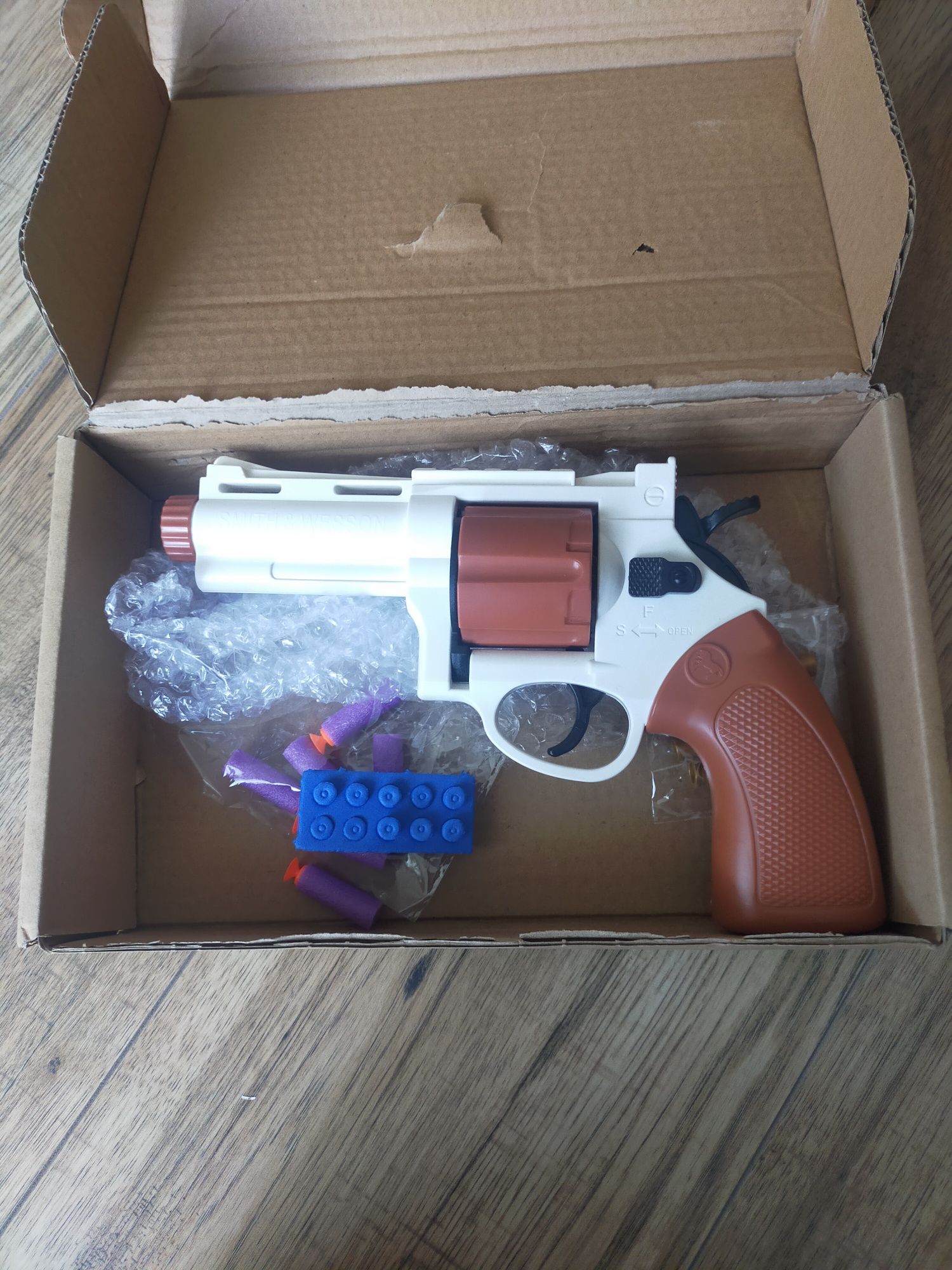 Pistolet zabawka