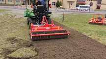 John Deere 1026 z glebogryzarką separacyjną WYNAJEM