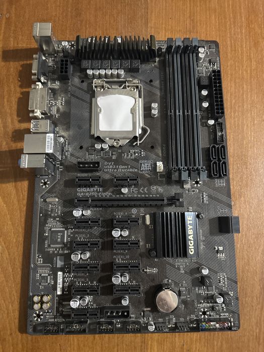 Материнська плата Gigabyte GA-B250-FinTech
