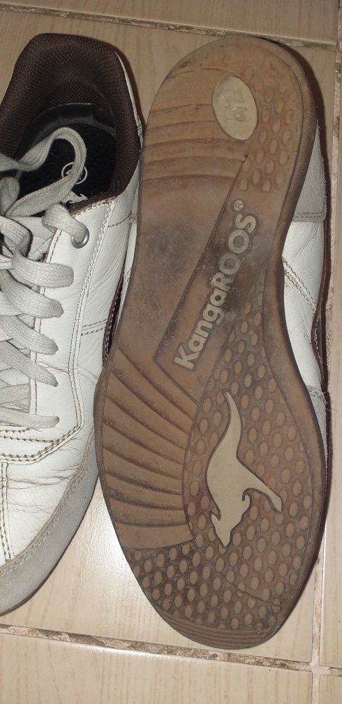 Продам кроссовки мужские размер 42 KangaRoos