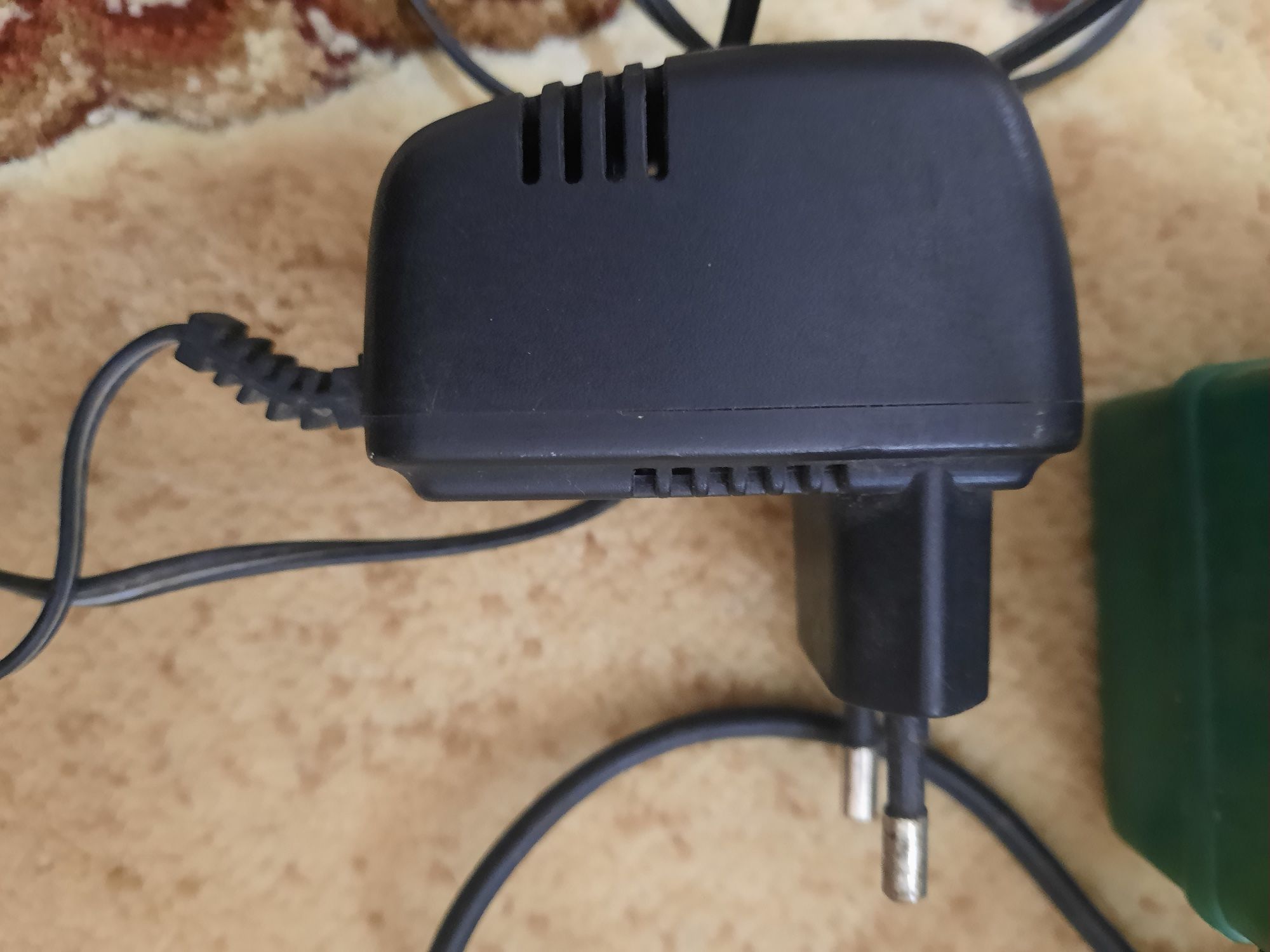 зарядные  устройства 12 v