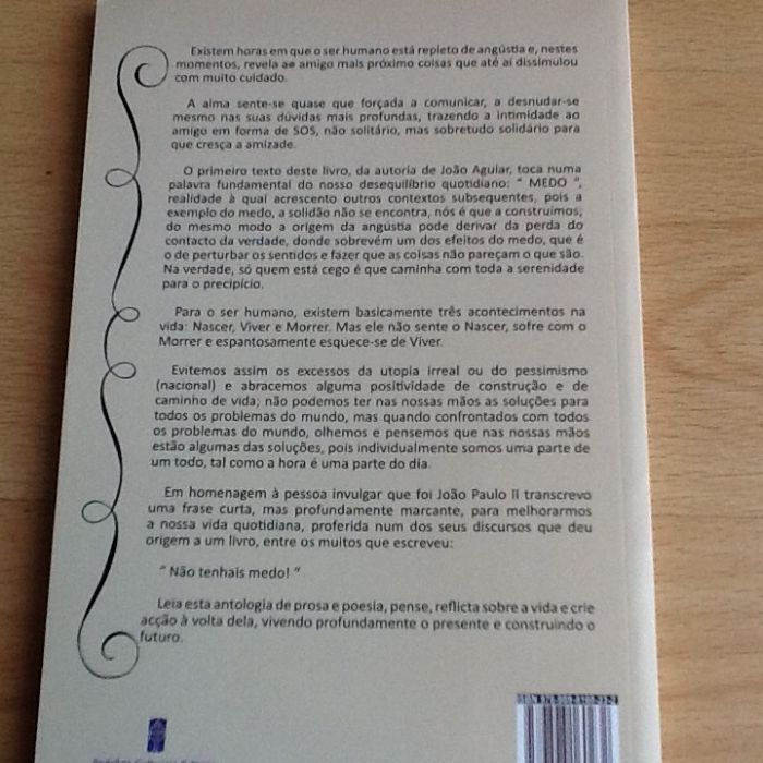 Nas margens da solidão - Livro