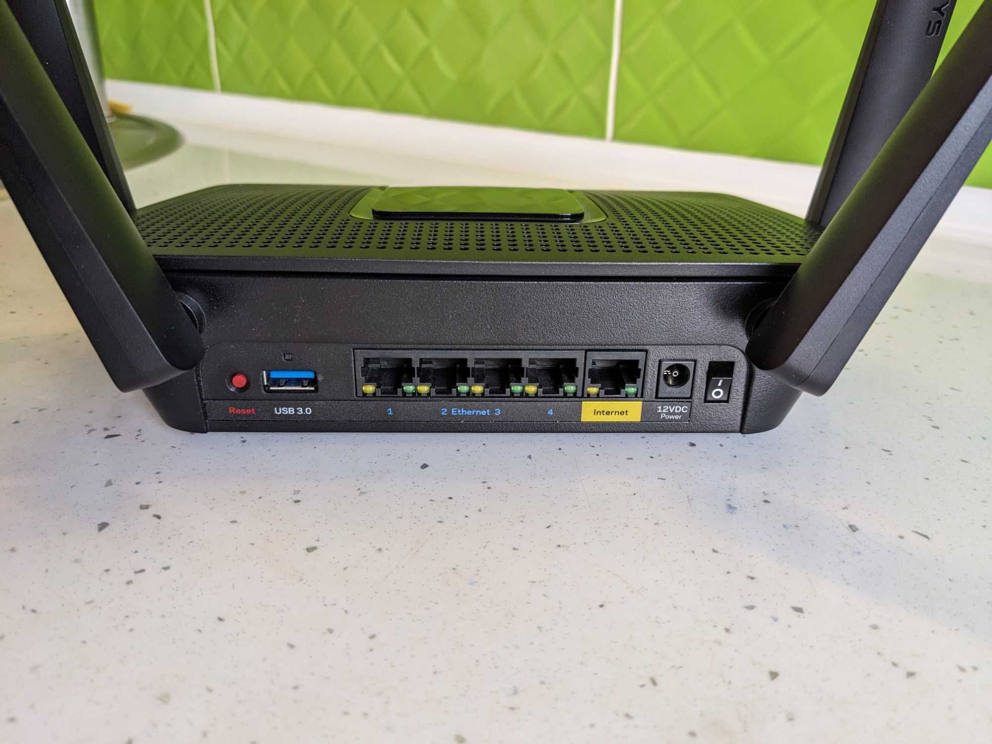 Linksys MR8300 Mesh WiFi 5 router
