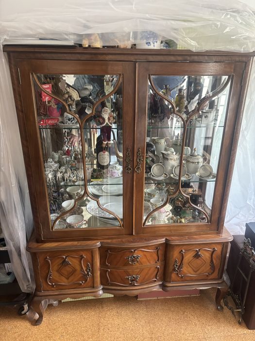 Cristaleira de Madeira de Cerejeira