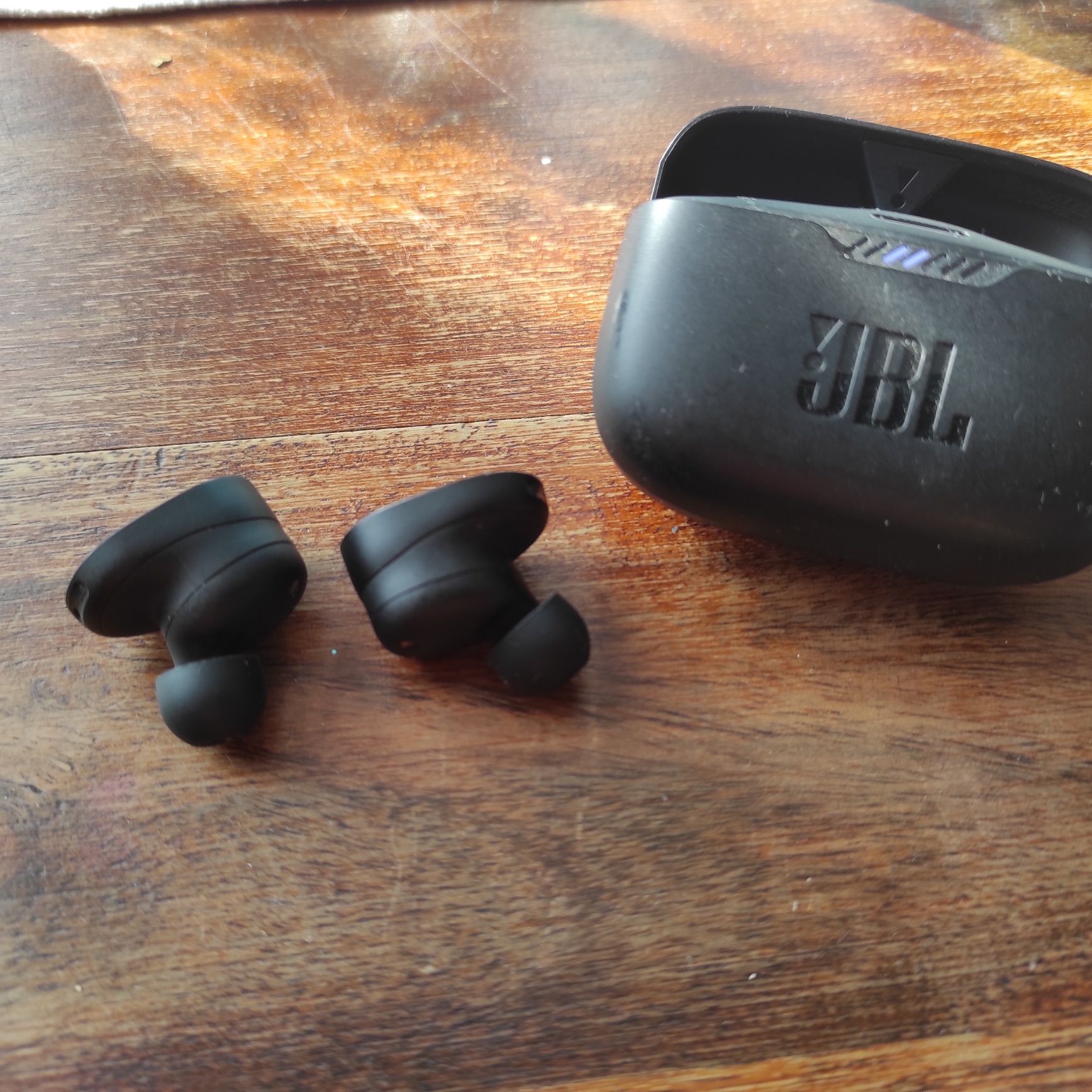 JBL Tune Buds 2, stan bardzo dobry.