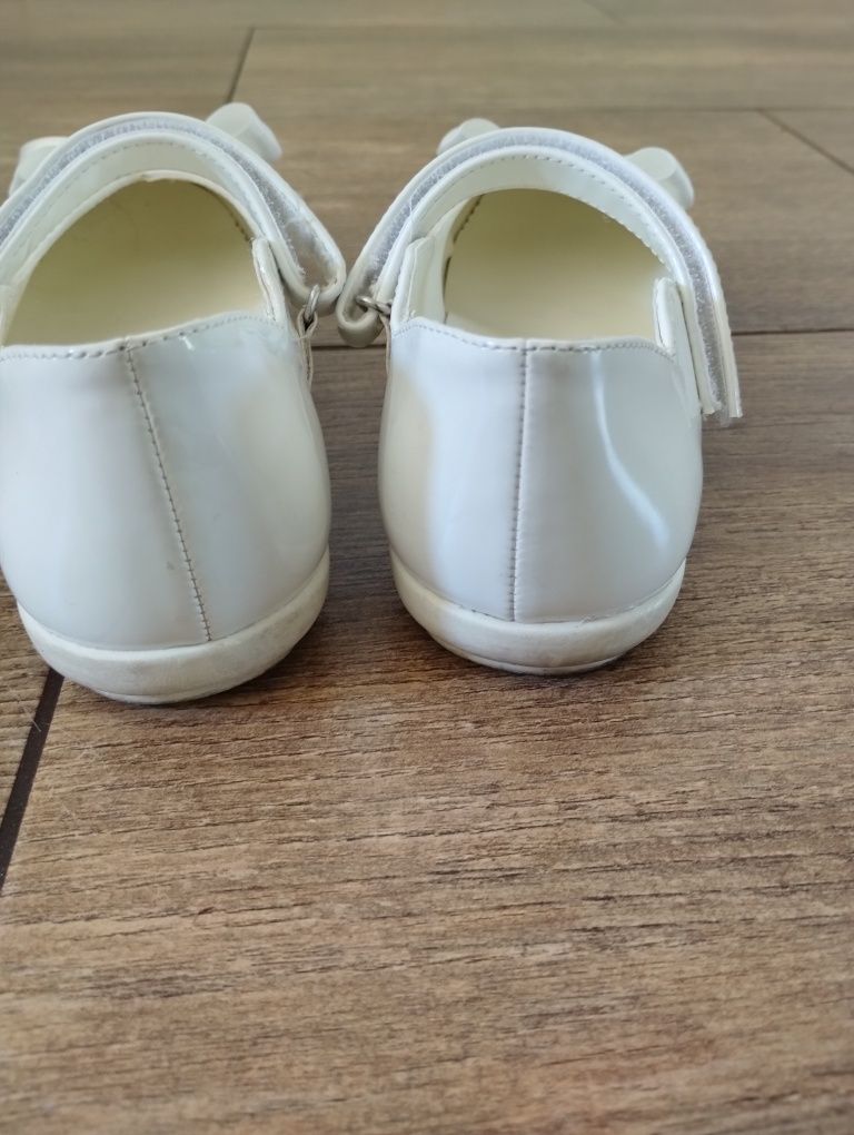 Buty białe komunikacyjne rozmiar 34