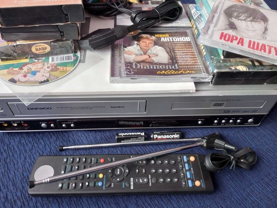 Видеомагнитофон видеодвойка DVD ТВ тюнер Радио Новый