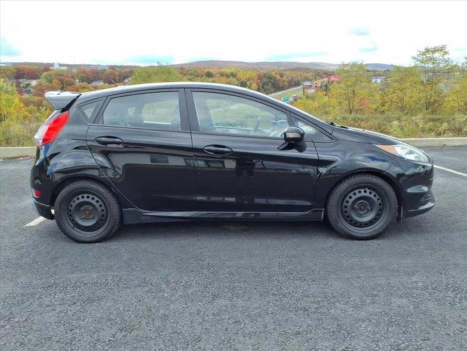Ford Fiesta ST      2017