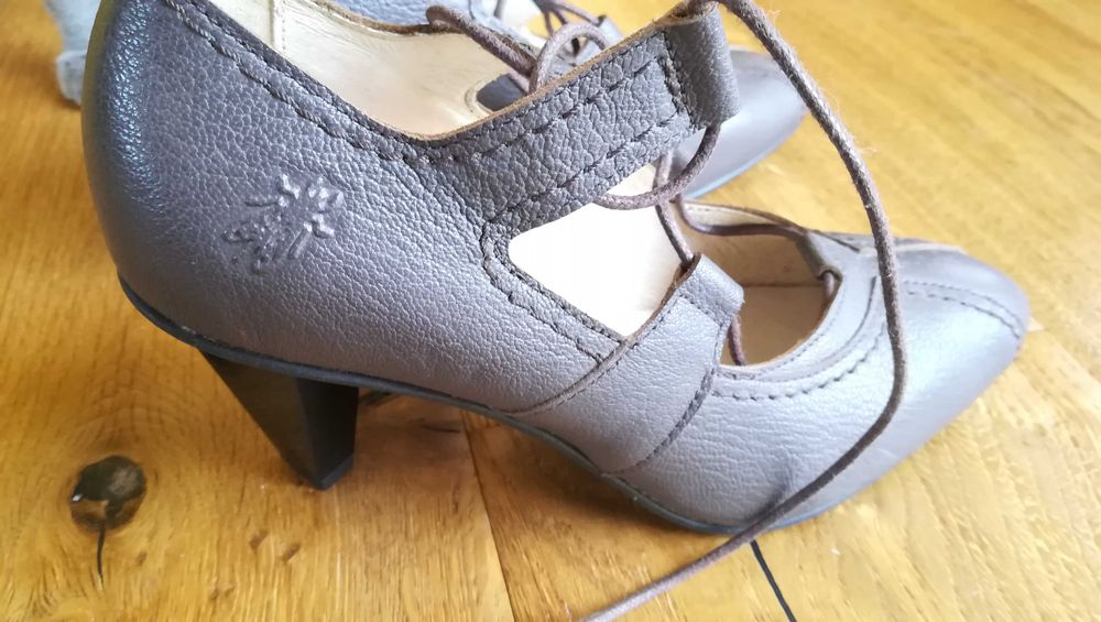 Sapatos FLY LONDON 37 Novos