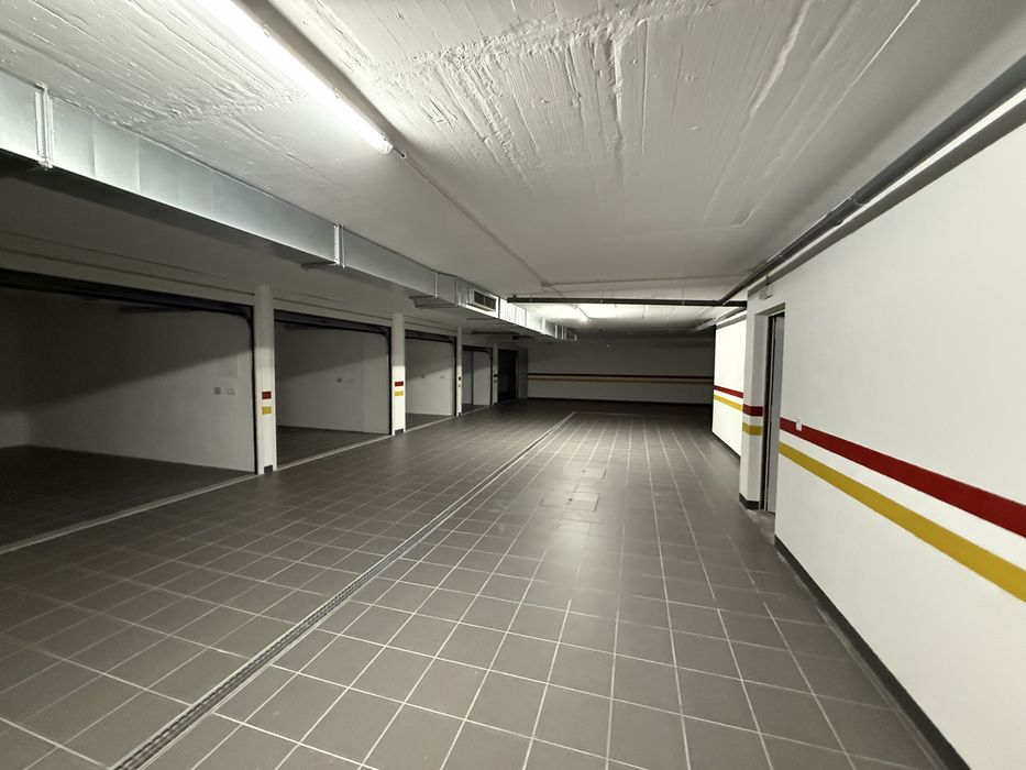 Armazém / Garagem | Quinta da Portela - 65m2