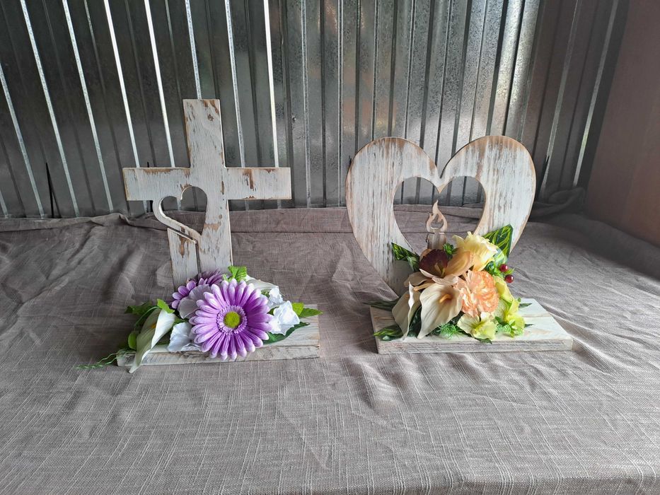 Stroiki na drewnie  wiązanki kompozycja  na grób cmentarz